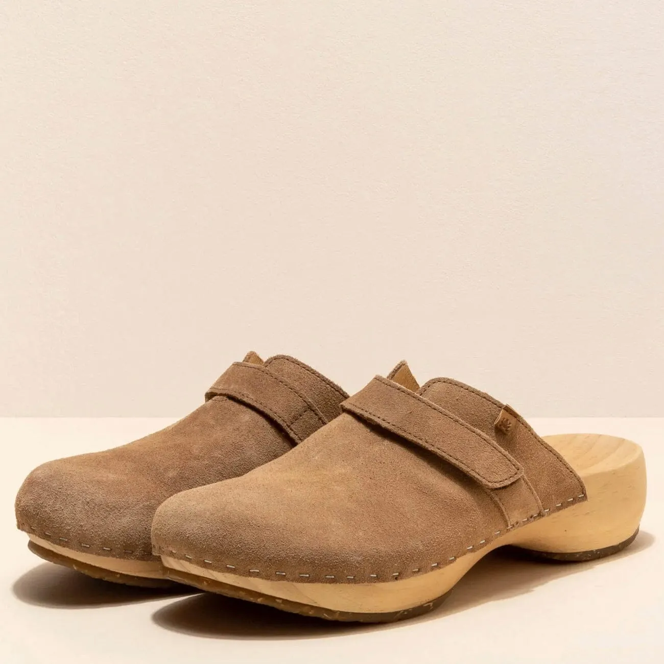 El Naturalista, SHOKUNIN, Clog, Lux Suede Leather, Honey