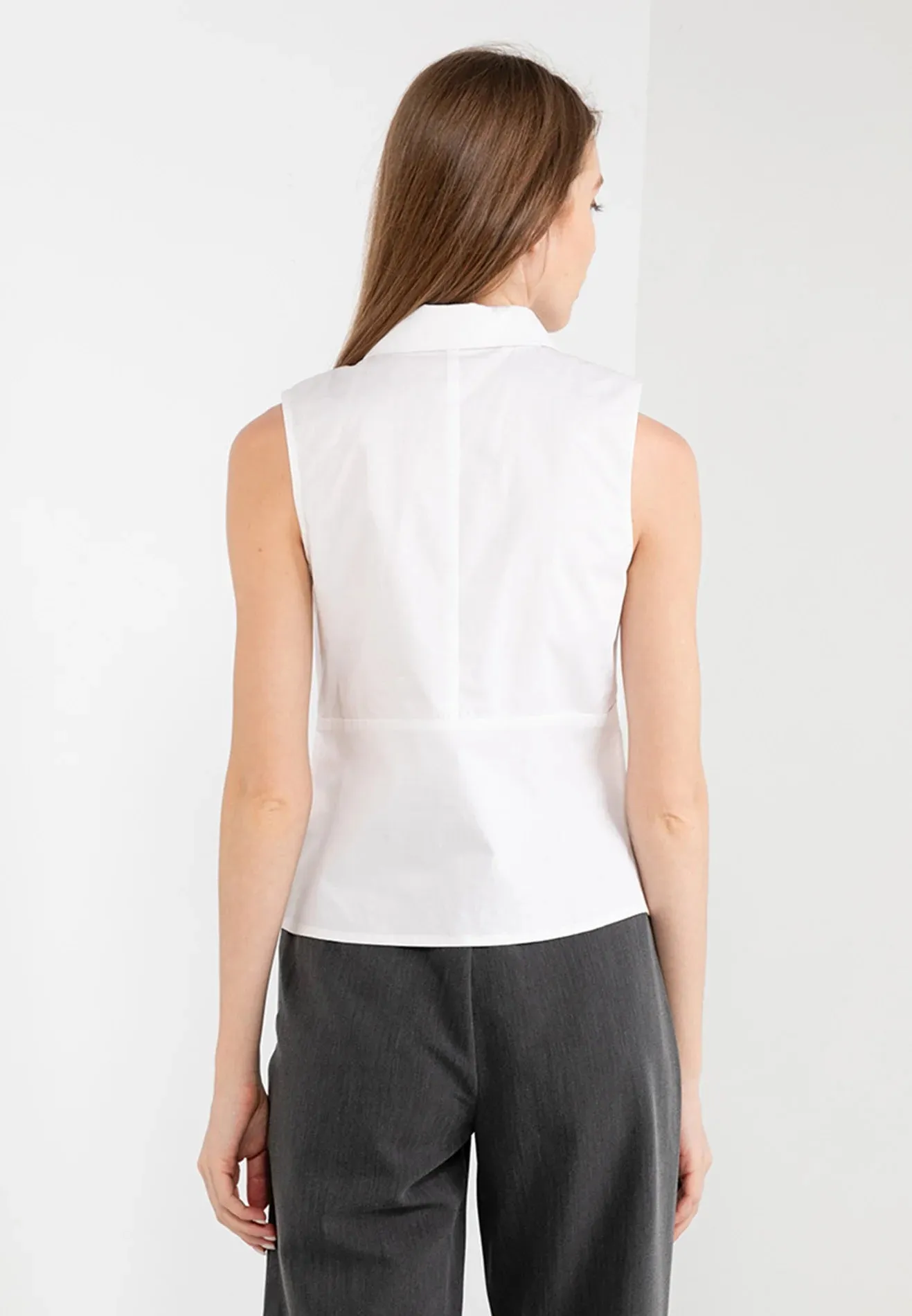 ELLE Apparel Sleeveless Collar Button Up Shirt